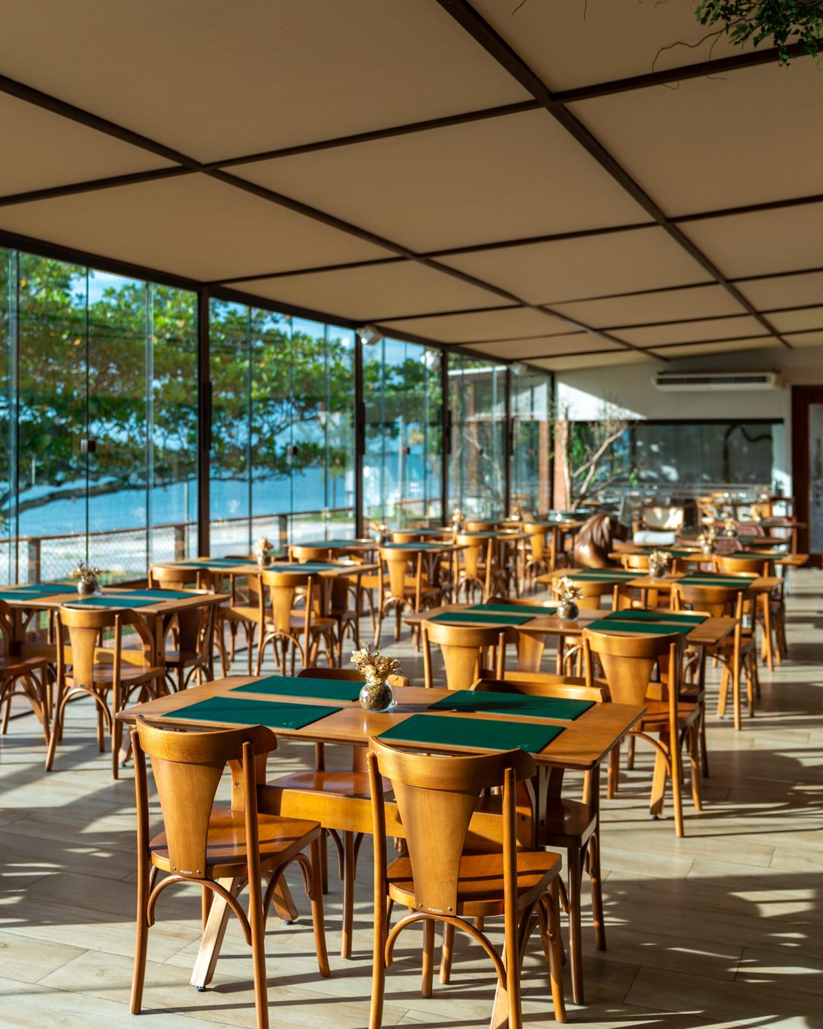 Flor da Lagoa une gastronomia e vista única em Araruama