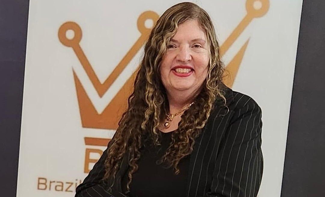 Barbara Leite festeja 25 anos de carreira no exterior e comemora a marca no Brasil