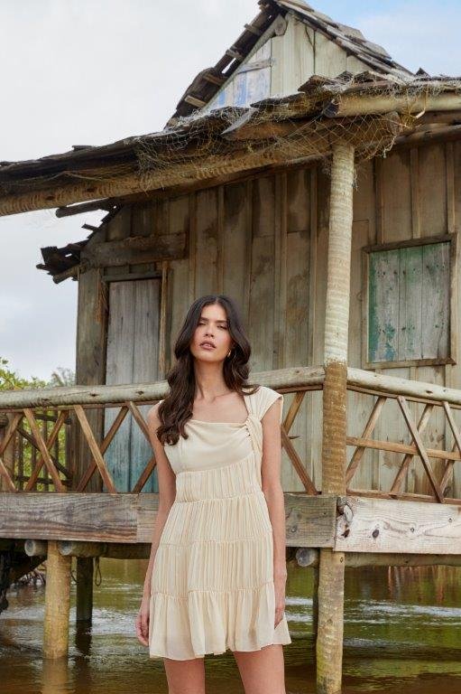 Agilità lança Alto Verão 26 com elegância contemporânea