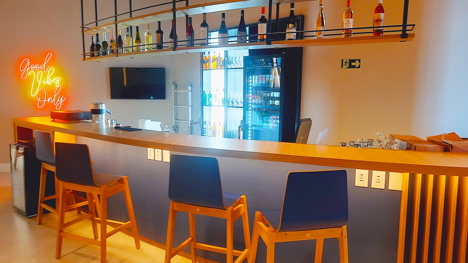 Hampton by Hilton oferece tarifas especiais e sorteio de hospedagem em Caraguatatuba