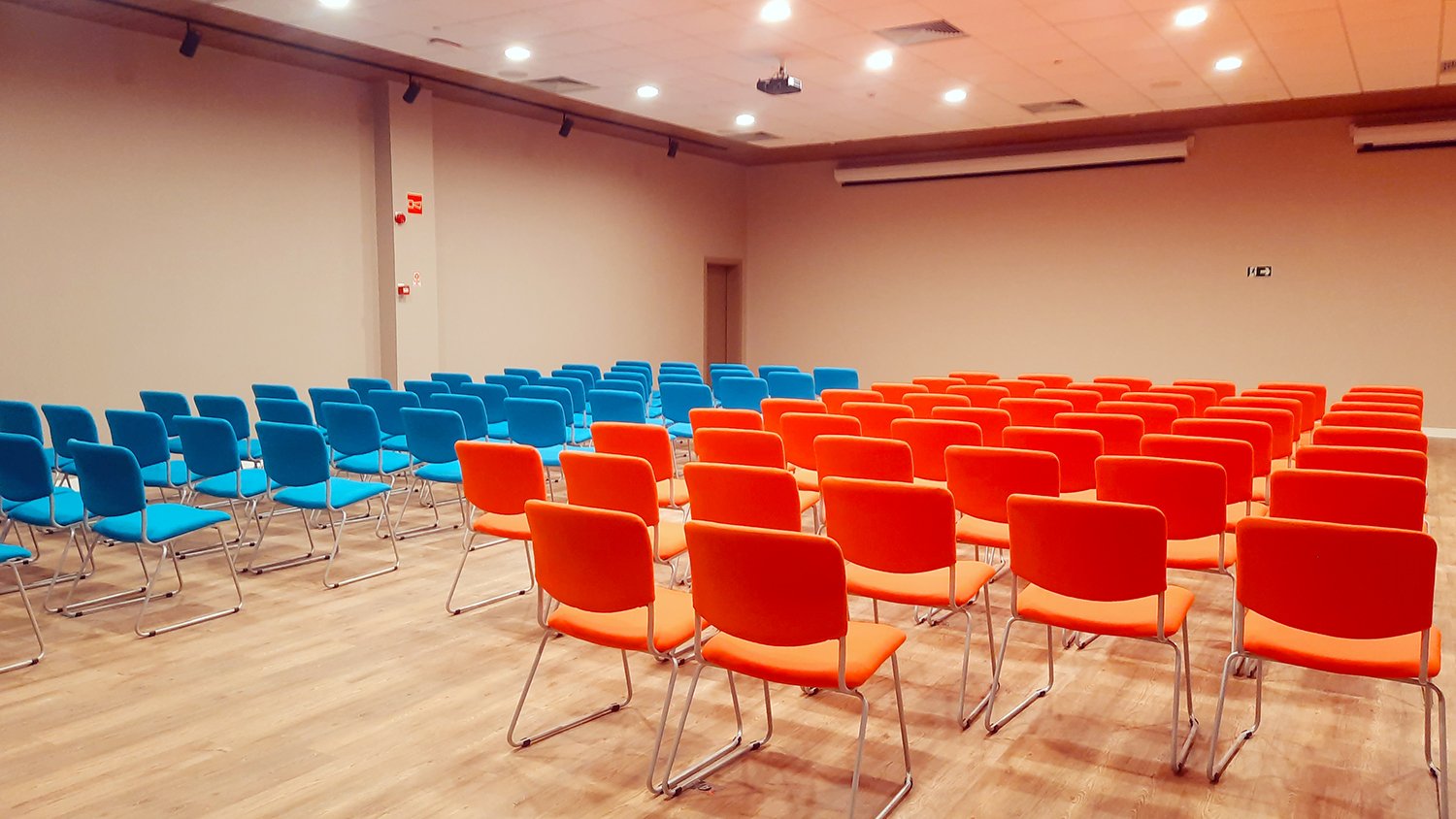 Hampton by Hilton oferece tarifas especiais e sorteio de hospedagem em Caraguatatuba