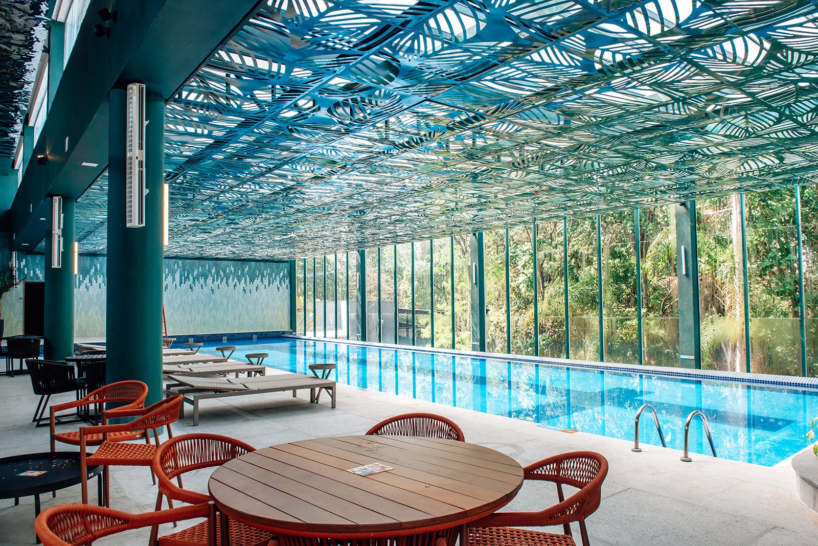 Tauá Resort Atibaia renova piscina e quartos para experiências únicas