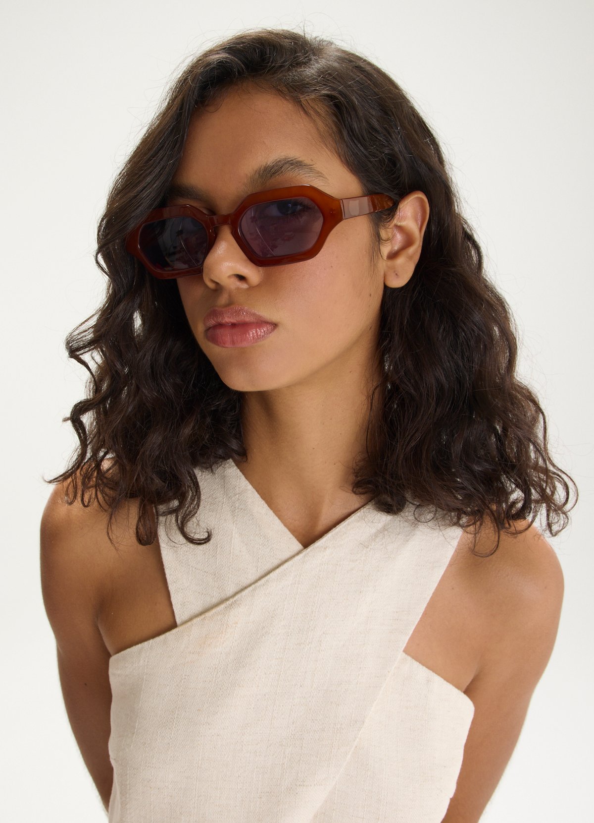 Cantão e Uze Óculos lançam collab com modelos exclusivos para o verão