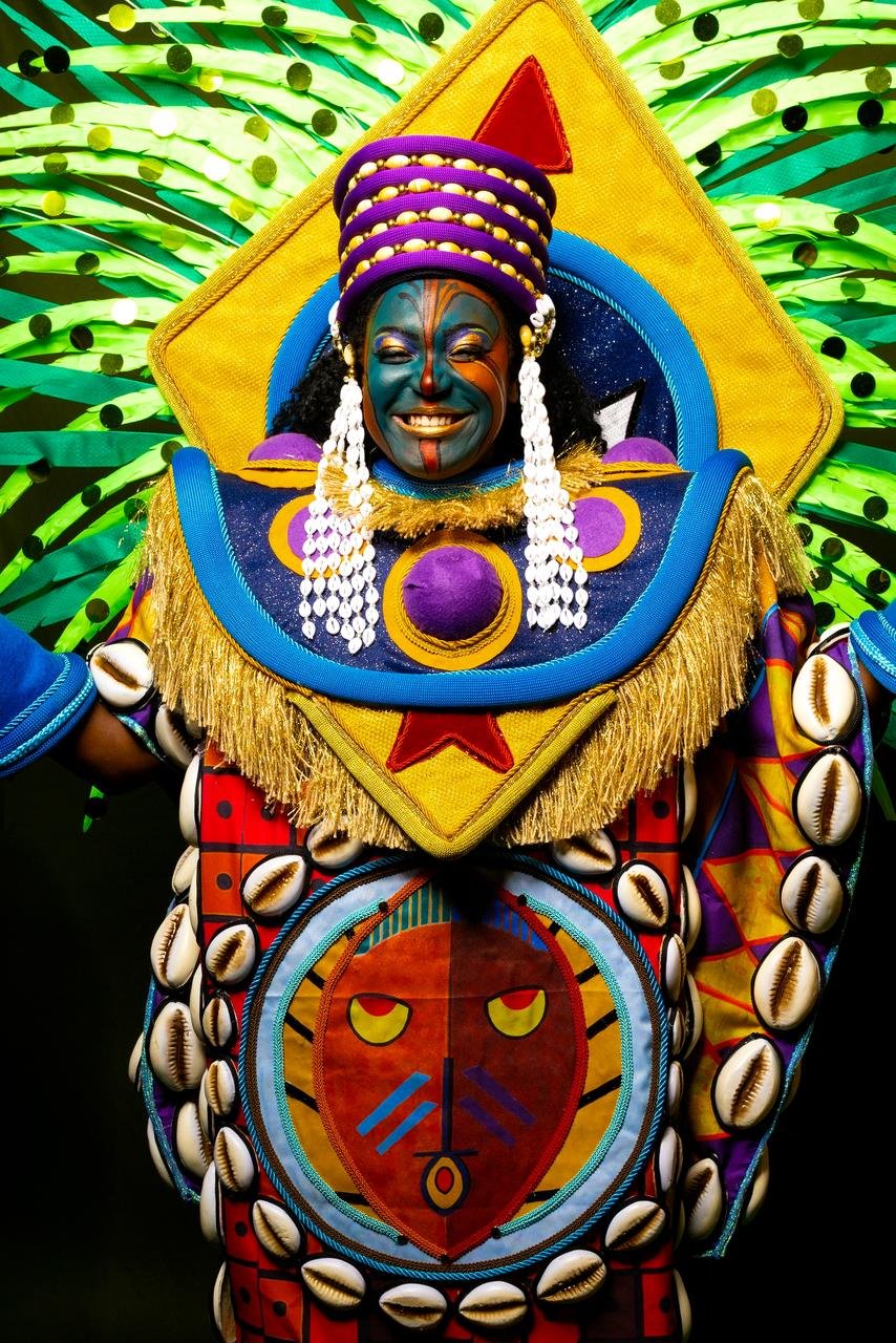 Império Serrano lança fantasia 'Dia de Kizomba' para 2026