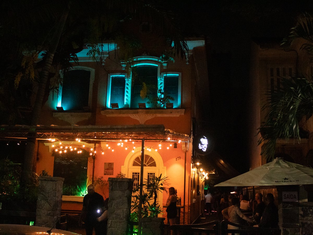 Bar Bukowski celebra 28 anos com rock e premiações