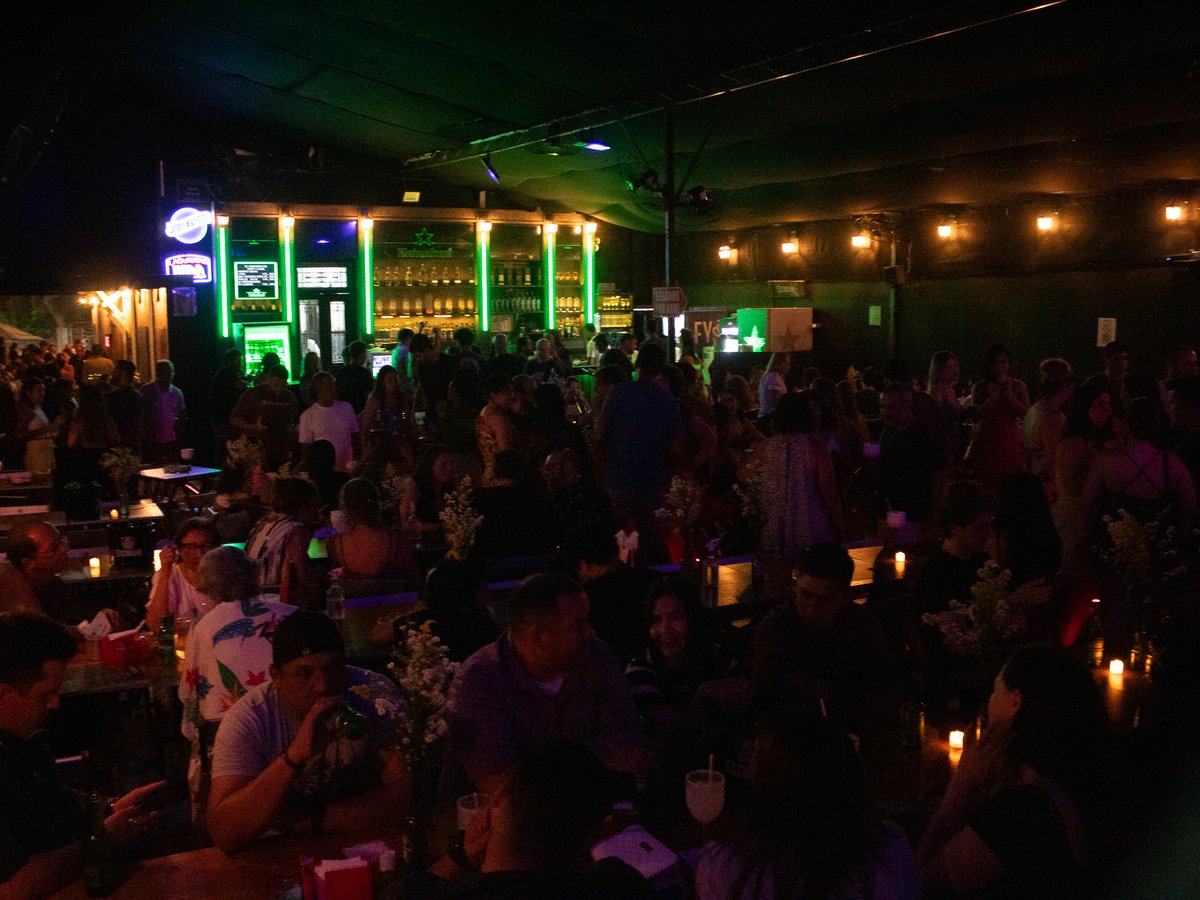 Bar Bukowski celebra 28 anos com rock e premiações