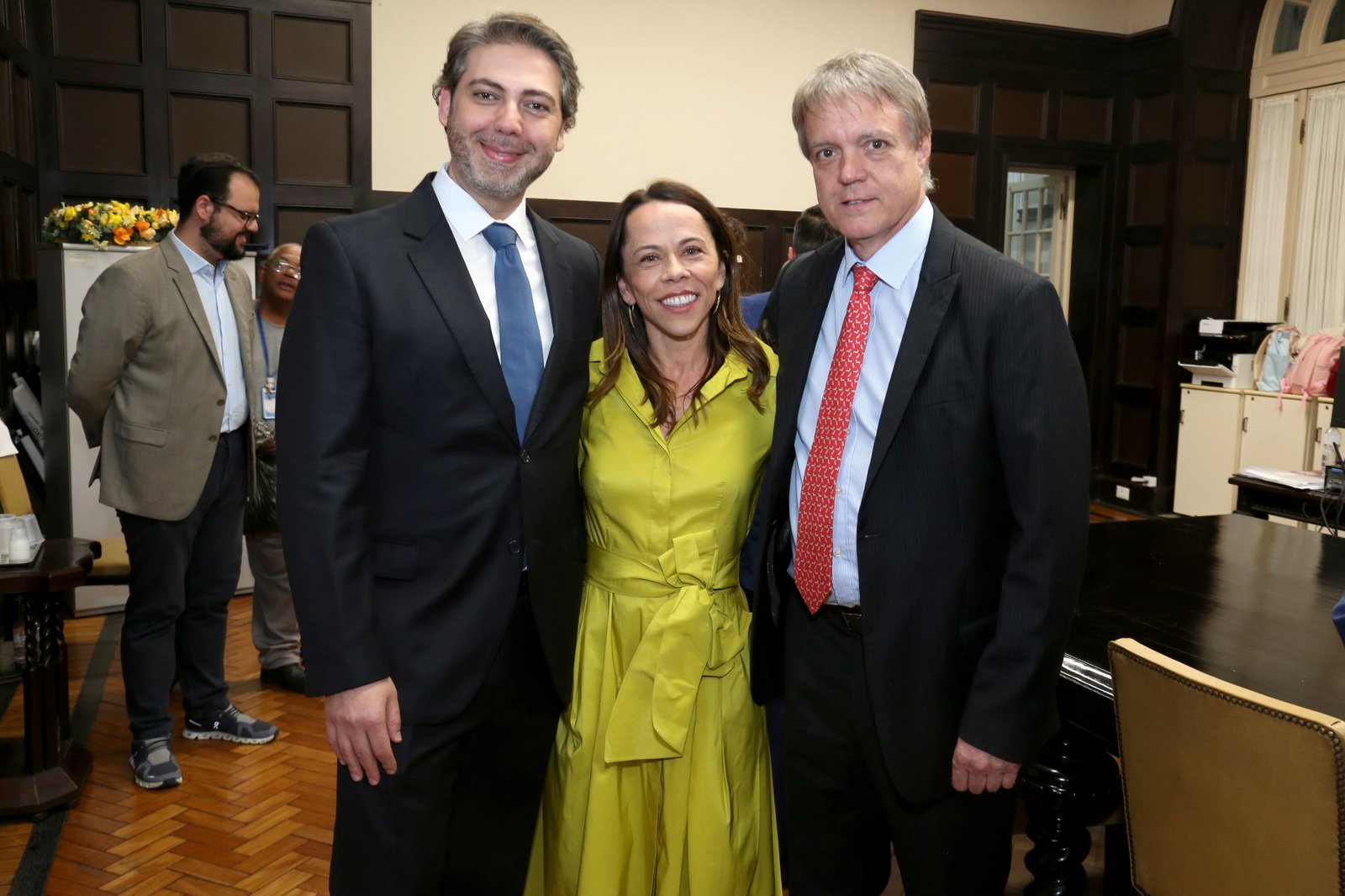 Daniela Santa Cruz é homenageada com Medalha Pedro Ernesto no Rio