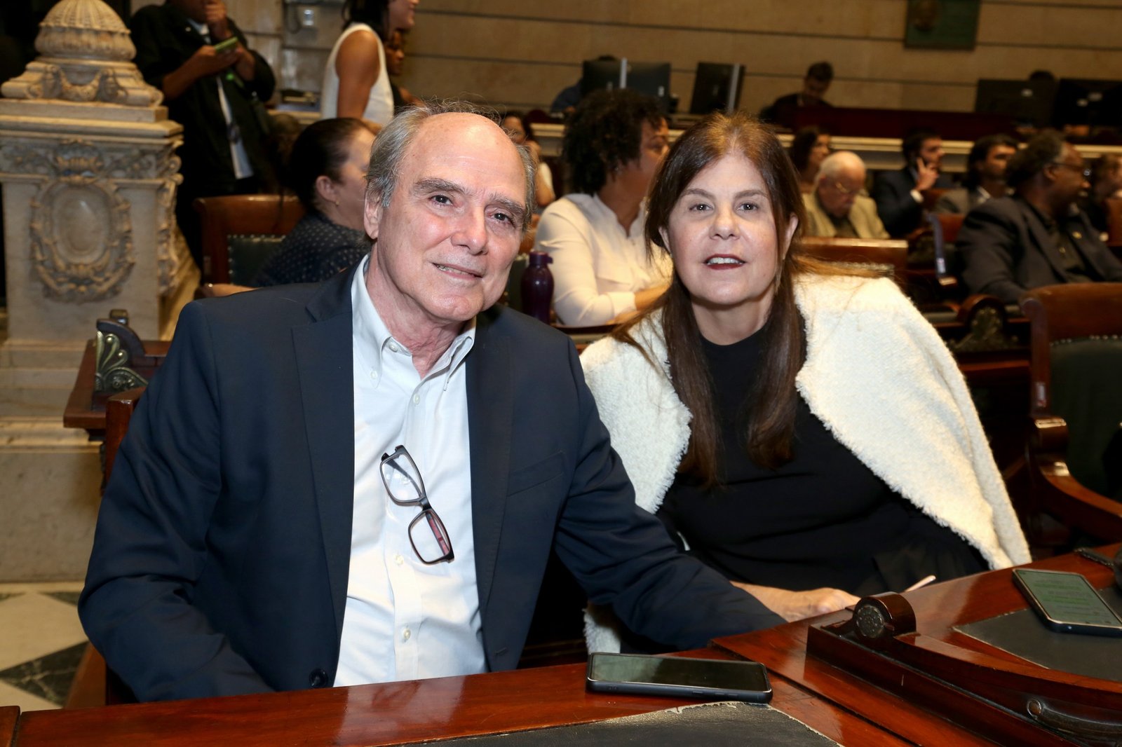 Daniela Santa Cruz é homenageada com Medalha Pedro Ernesto no Rio