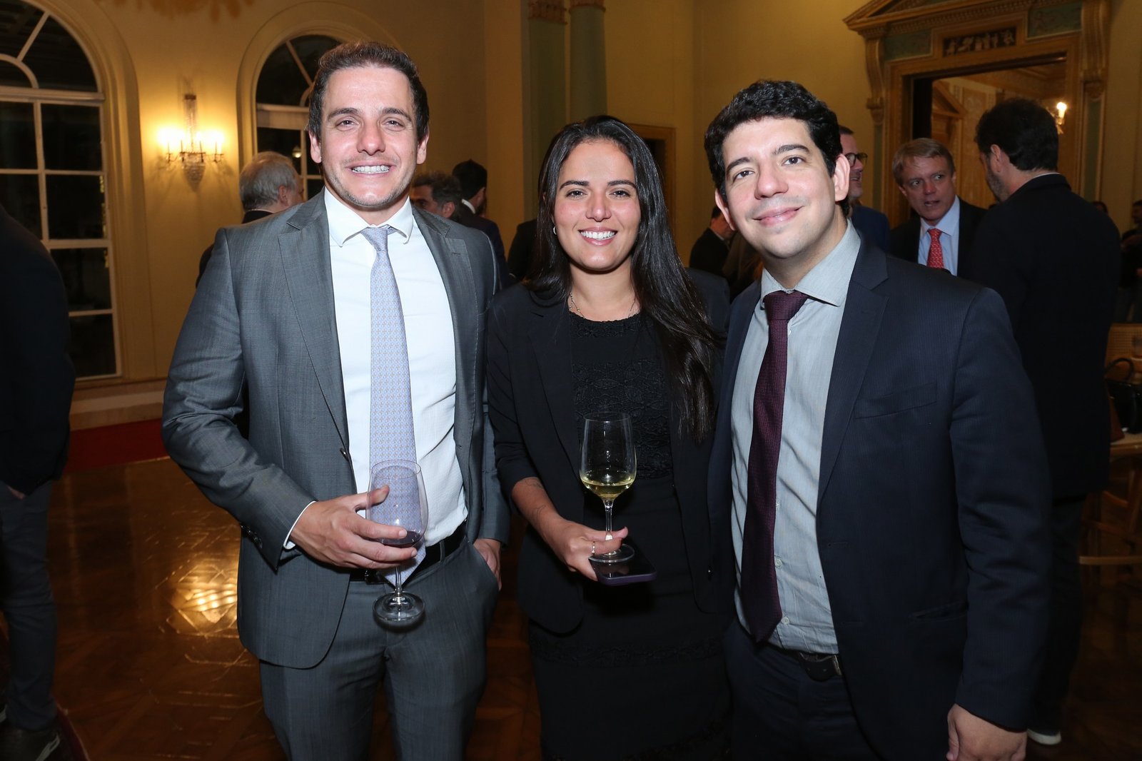 Daniela Santa Cruz é homenageada com Medalha Pedro Ernesto no Rio