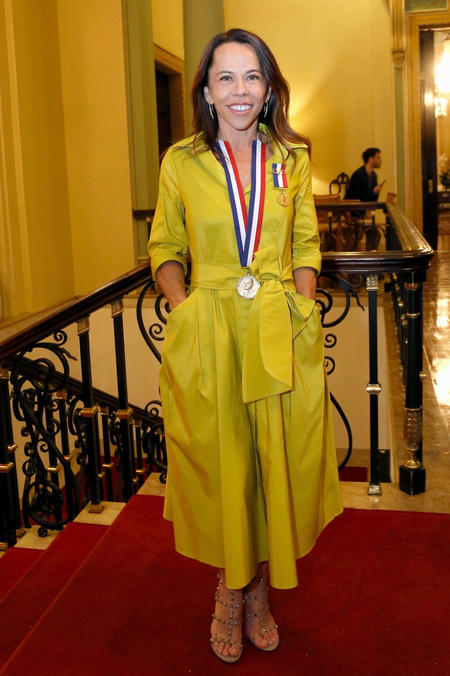 Daniela Santa Cruz é homenageada com Medalha Pedro Ernesto no Rio