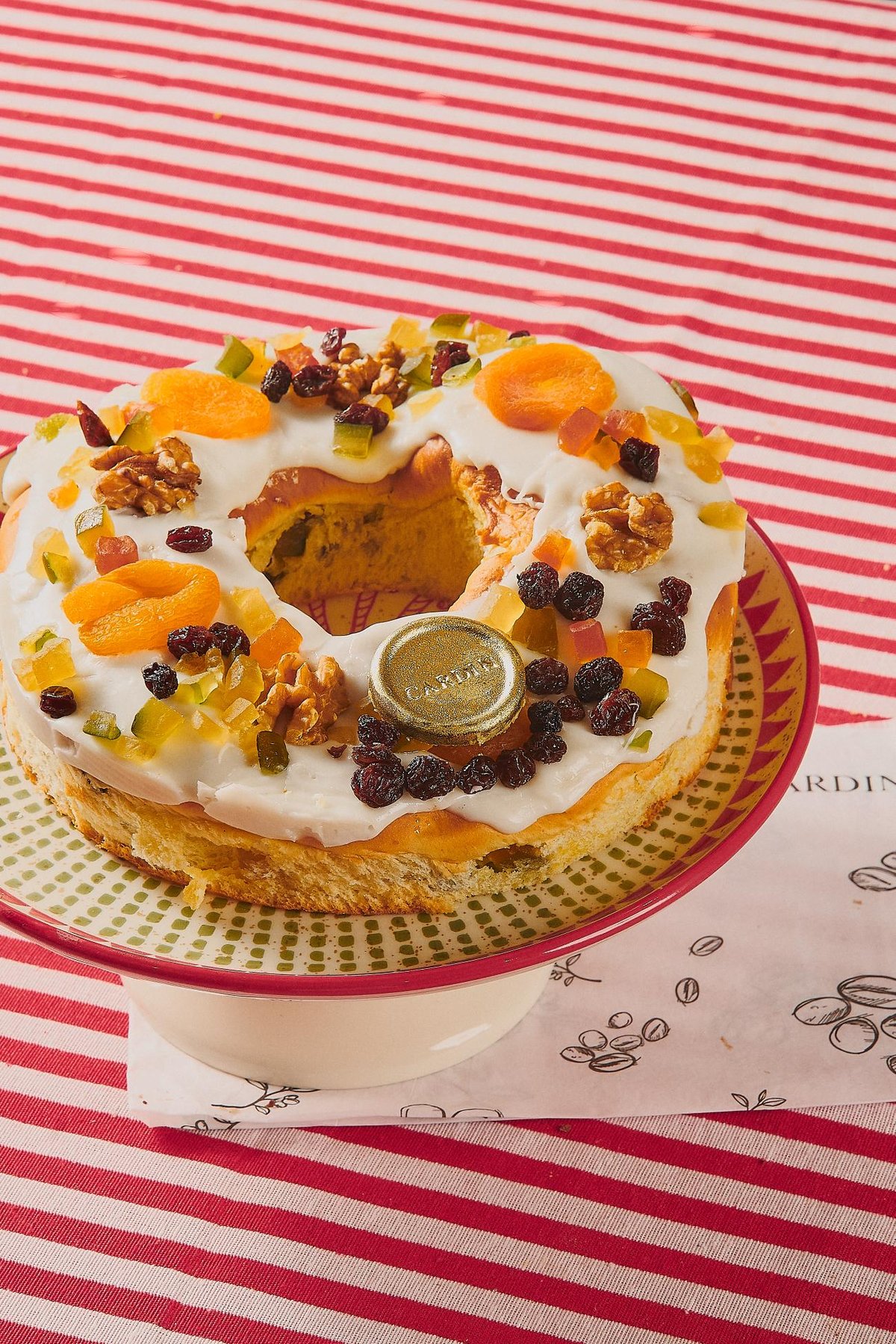 Cardin lança linha exclusiva de Natal com edição limitada