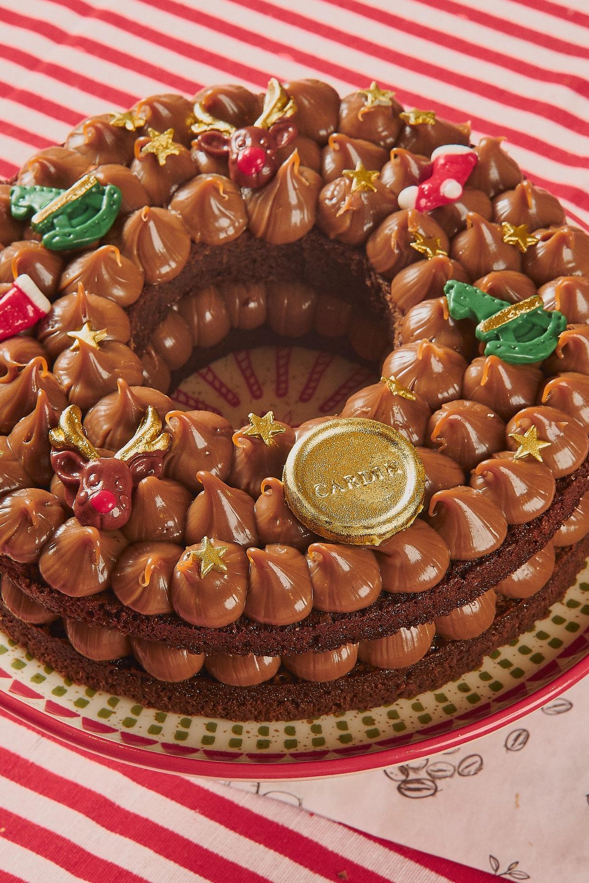 Cardin lança linha exclusiva de Natal com edição limitada