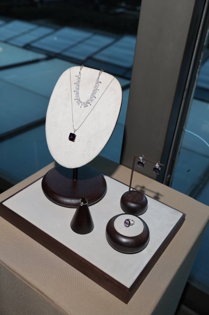 Anttónia e Celui Jewelry celebram collab com jantar em São Paulo