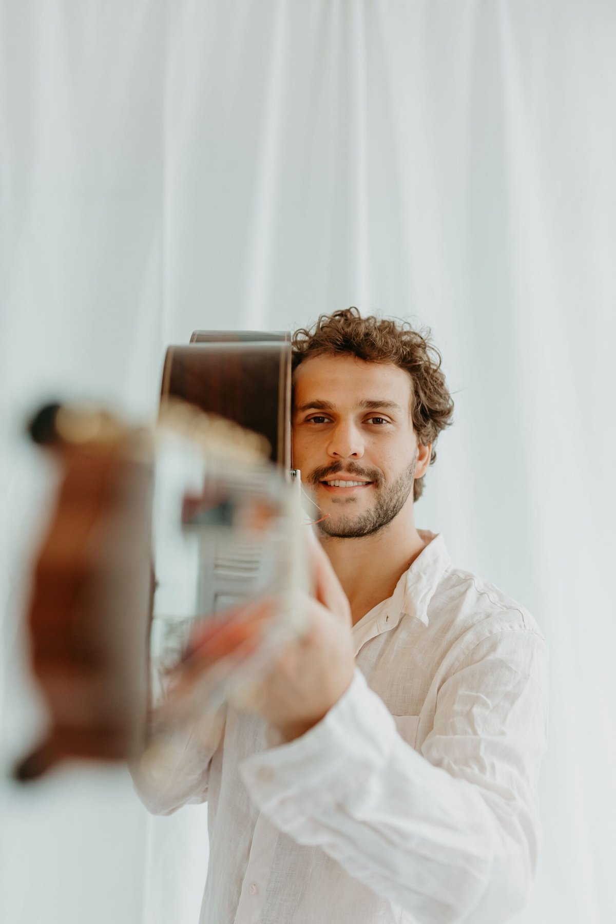 Theo Bial apresenta show “Neo-Bossa” na Casa Horto