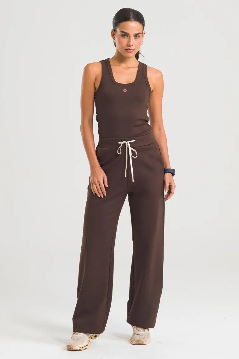 Marrom ganha espaço e se torna destaque no estilo diário