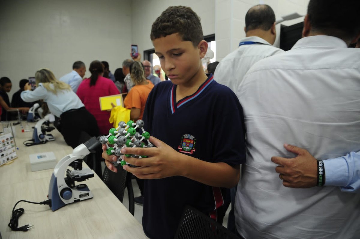 Faetec inaugura novos laboratórios científicos em Seropédica e Paulo de Frontin