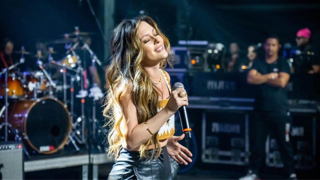 Fim de semana sertanejo com Jennifer Scheffer em Goiás