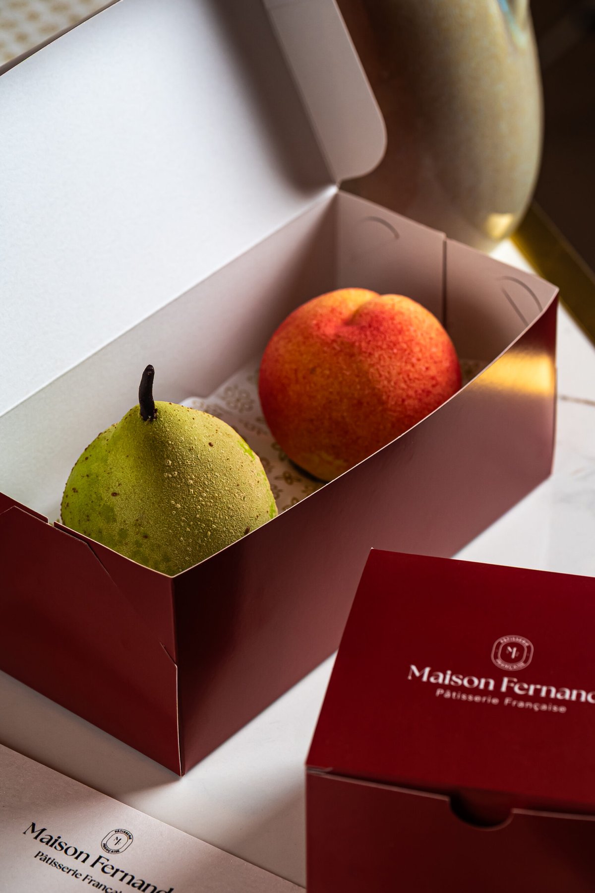 Maison Fernand transforma frutas em arte com coleção Les Fruits