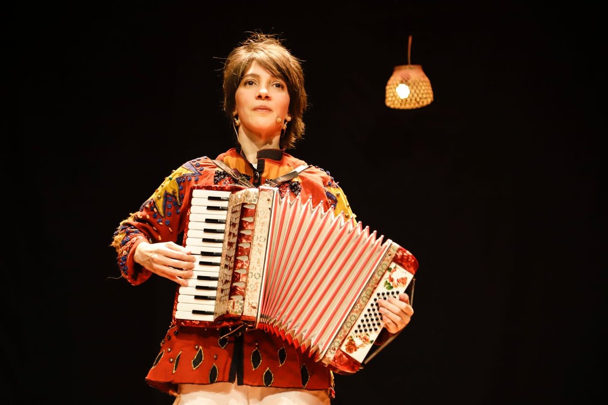 Maria Eugênia Tita apresenta “Cabeção pelo Mundo” e “Pássará” no Rio