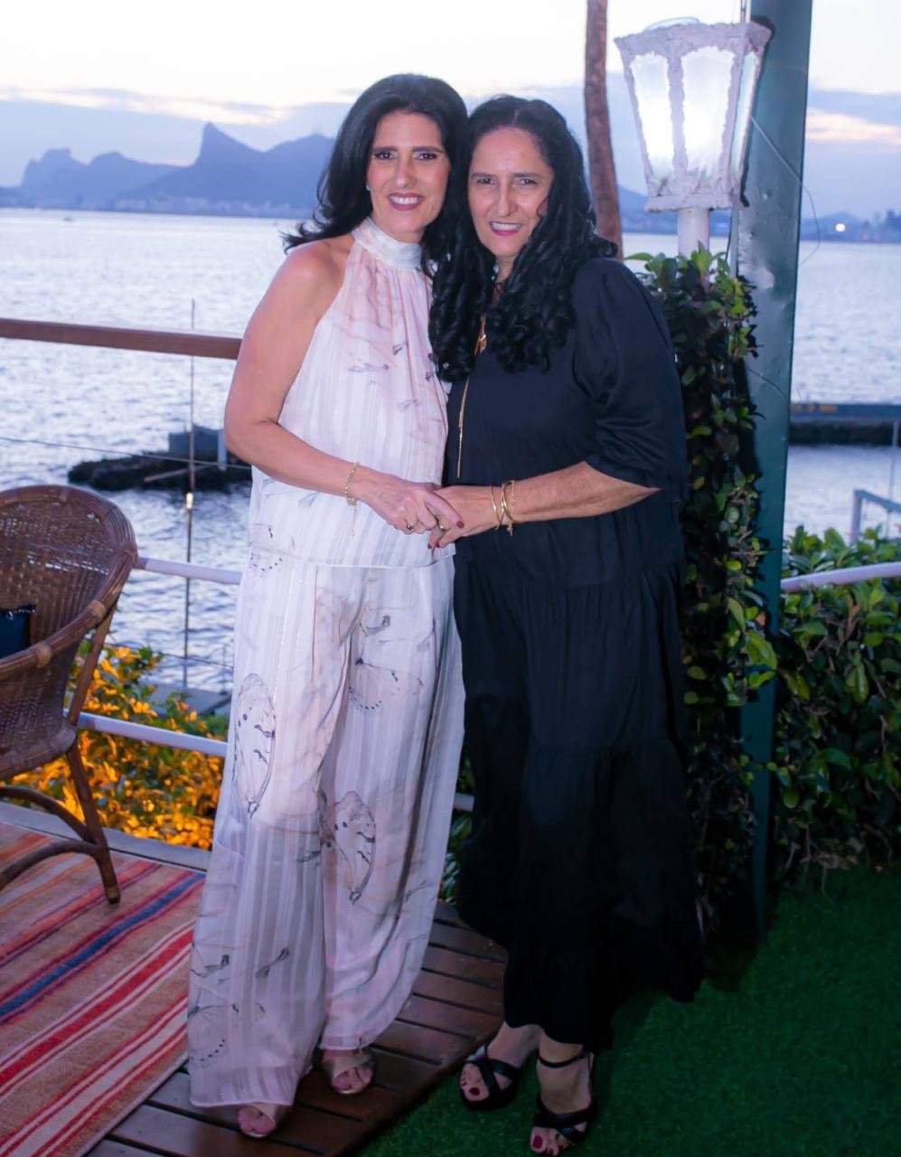 Happy Hour Solidário reúne 200 convidados em apoio ao HUAP