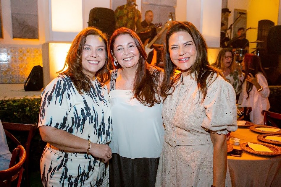 Happy Hour Solidário reúne 200 convidados em apoio ao HUAP