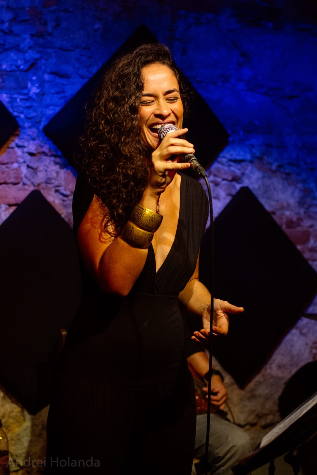 Rachel Lessa homenageia Nana Caymmi em solo musical na Bahia