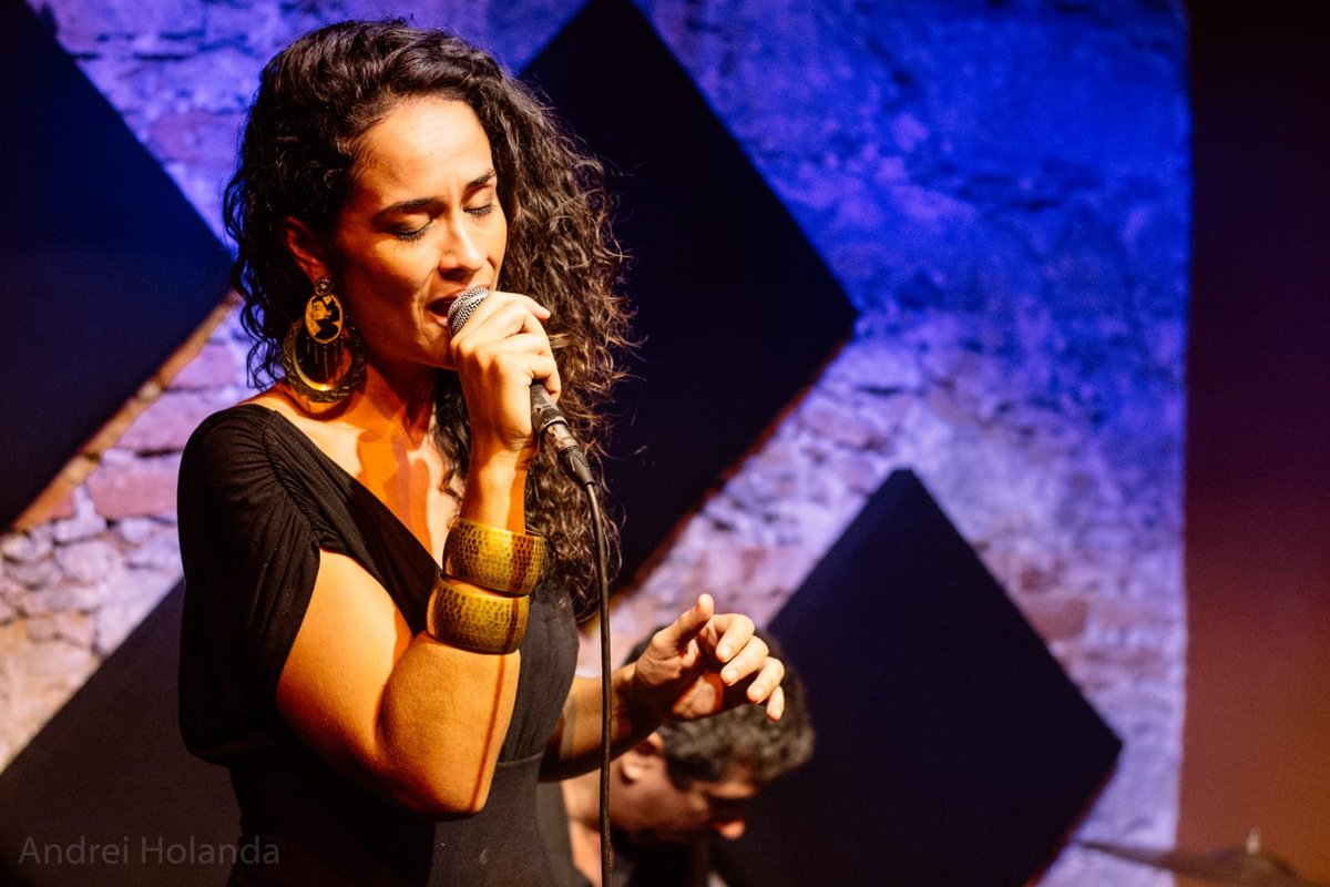 Rachel Lessa homenageia Nana Caymmi em solo musical na Bahia