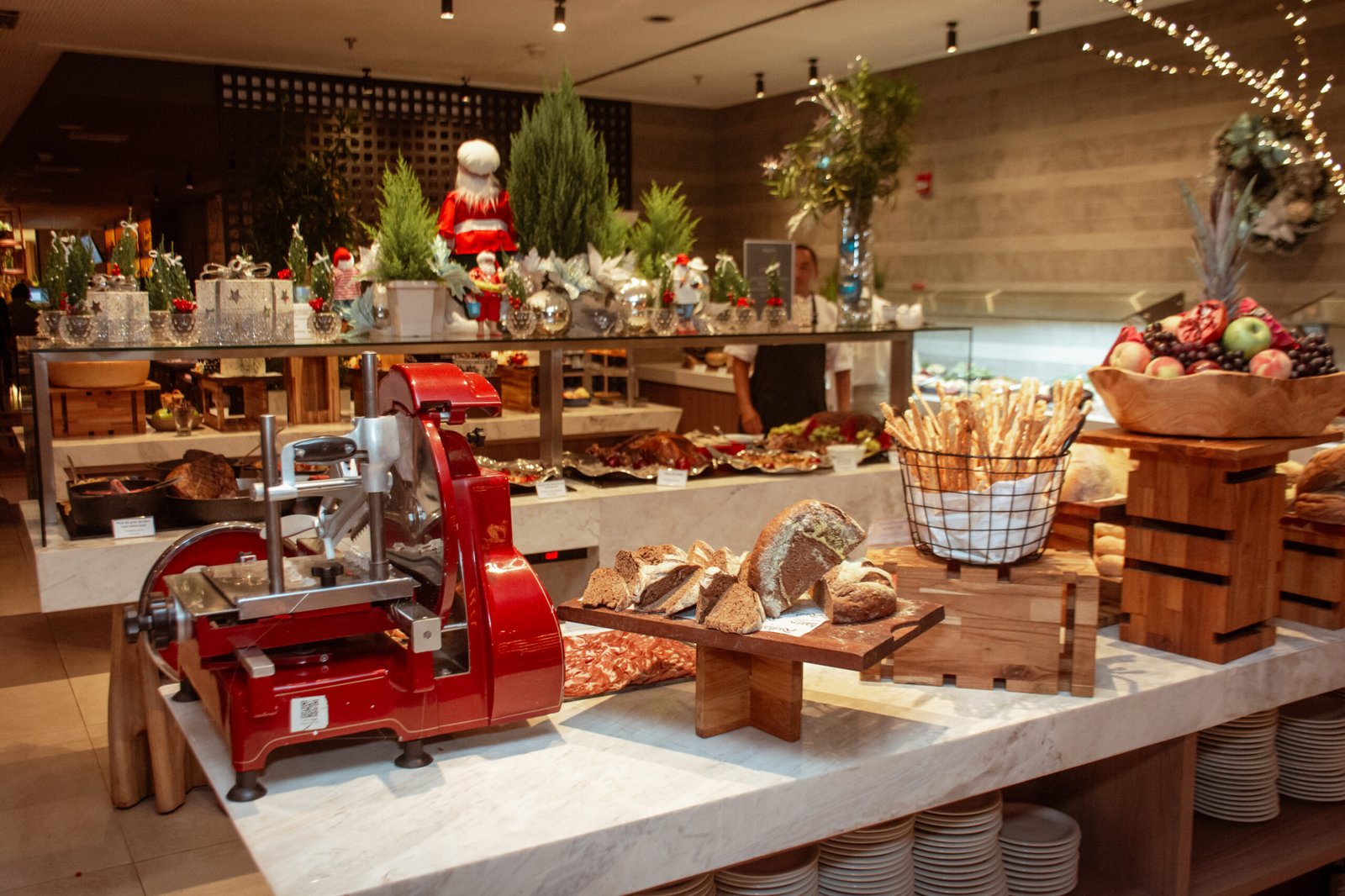 Radisson Barra anuncia Ceia de Natal com música ao vivo e Papai Noel