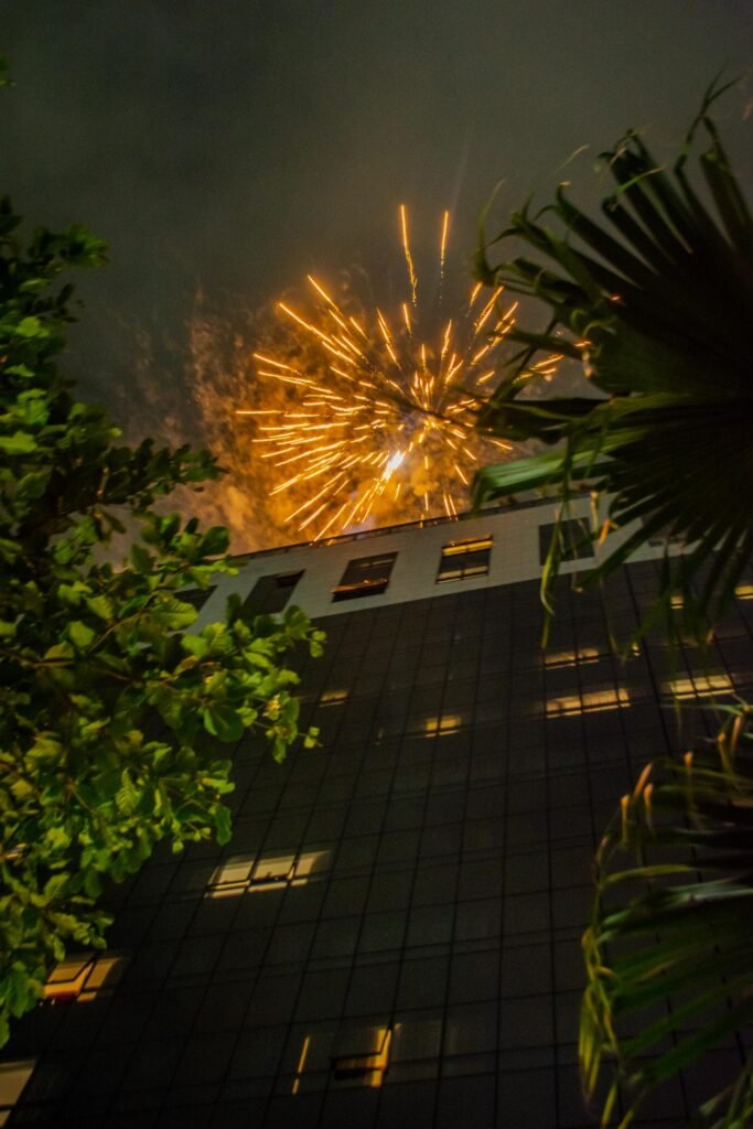 Radisson Rio de Janeiro Barra anuncia Réveillon 2026 com menu exclusivo e super queima de fogos