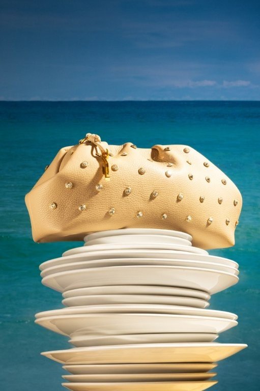 Santa Lolla aquece o Natal com coleção inspirada no verão brasileiro