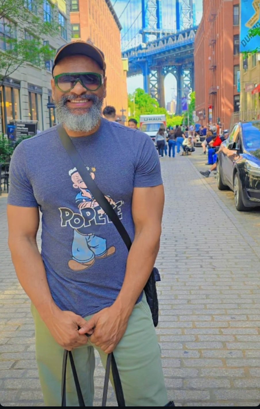 Hermes Inocencio celebra conquistas e anuncia nova coleção inspirada em Mansa Musa