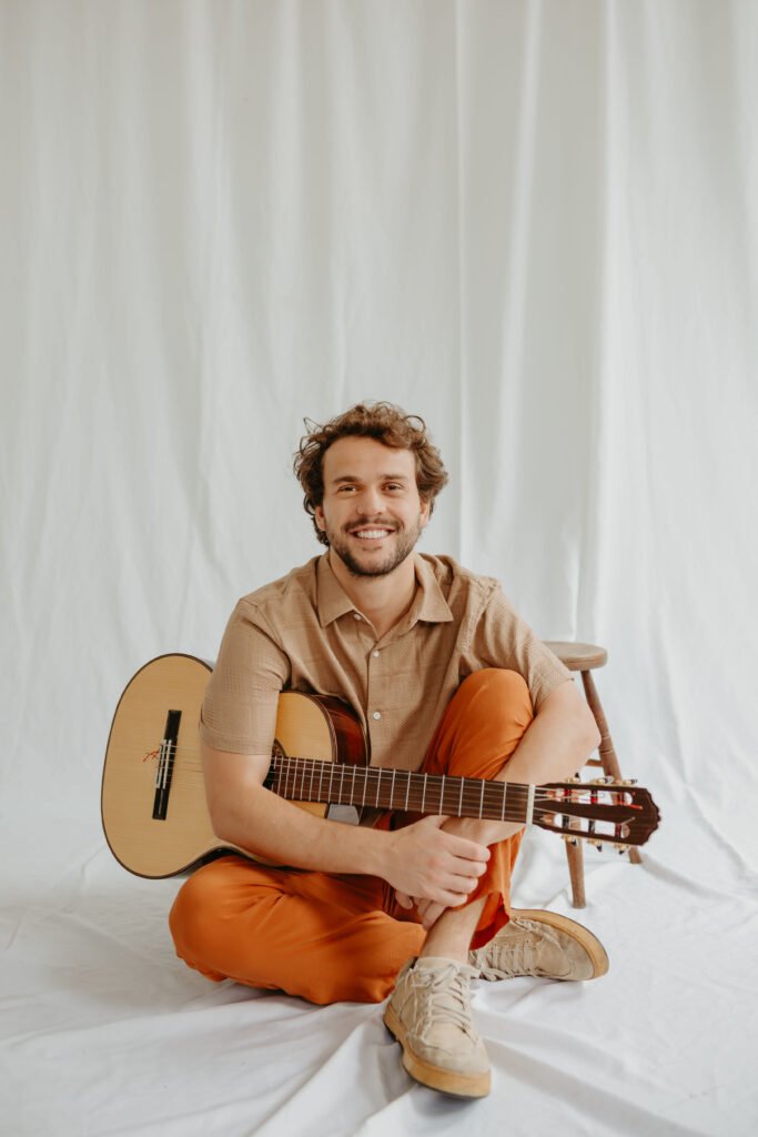 Theo Bial apresenta show “Neo-Bossa” na Casa Horto