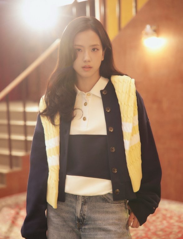 Tommy Hilfiger lança “A Hilfiger Holiday” com JISOO