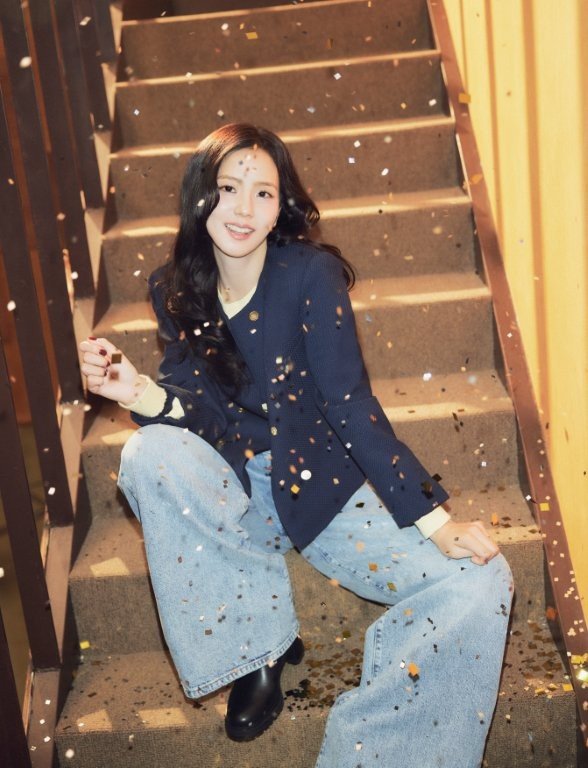 Tommy Hilfiger lança “A Hilfiger Holiday” com JISOO