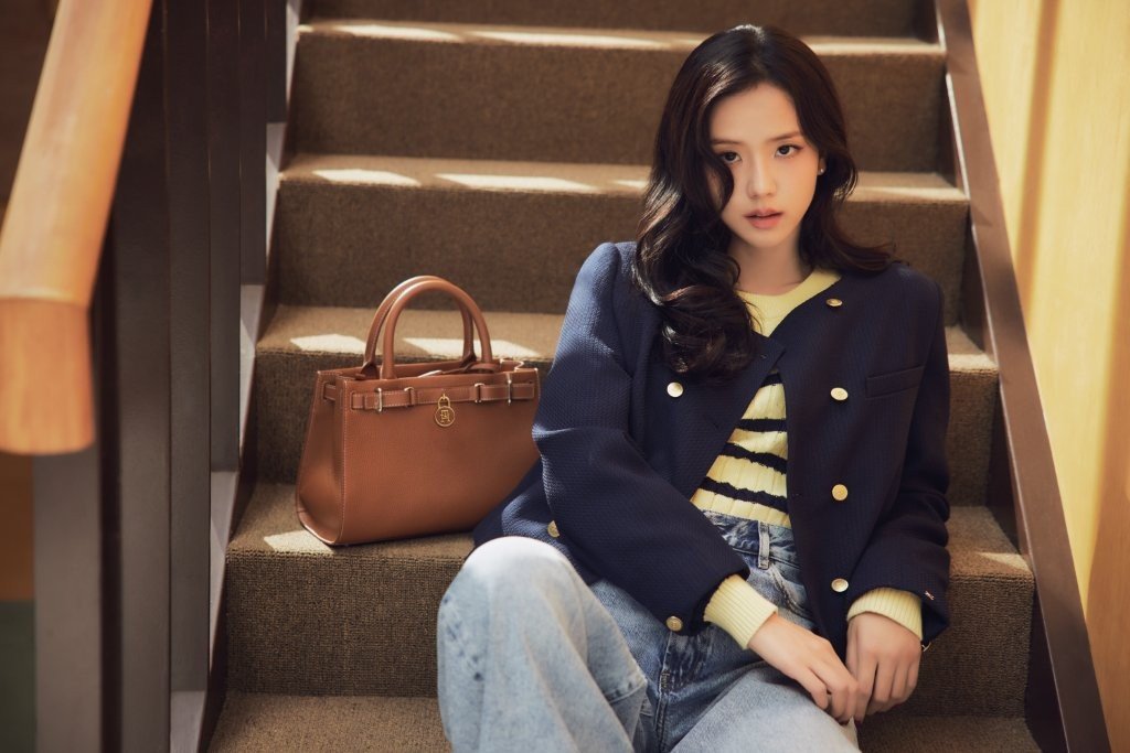 Tommy Hilfiger lança “A Hilfiger Holiday” com JISOO