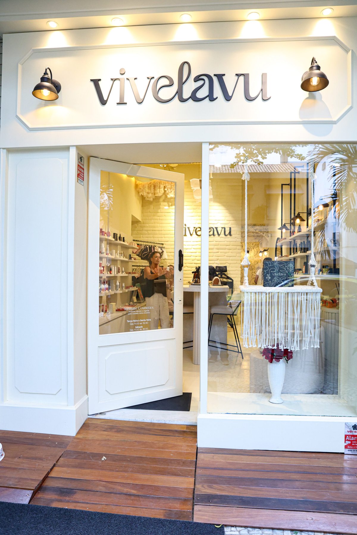 Vivelavu comemora 1 ano com evento especial e novidade