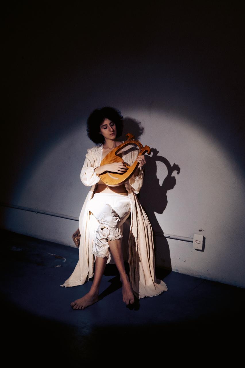 Carol Romano apresenta pré-lançamento de “Panelas e Aplausos”