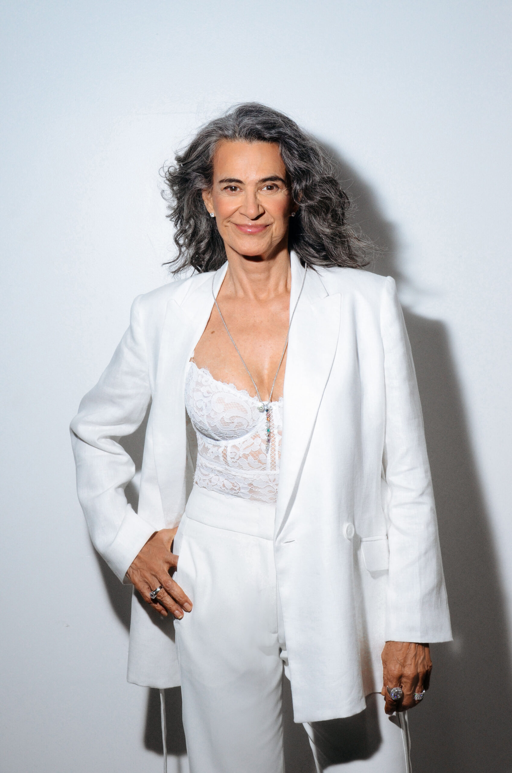 Simone apresenta nova turnê na Arena Jockey em dezembro