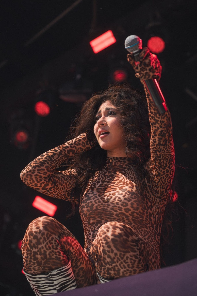 Famosos marcam presença no segundo dia do Rock the Mountain