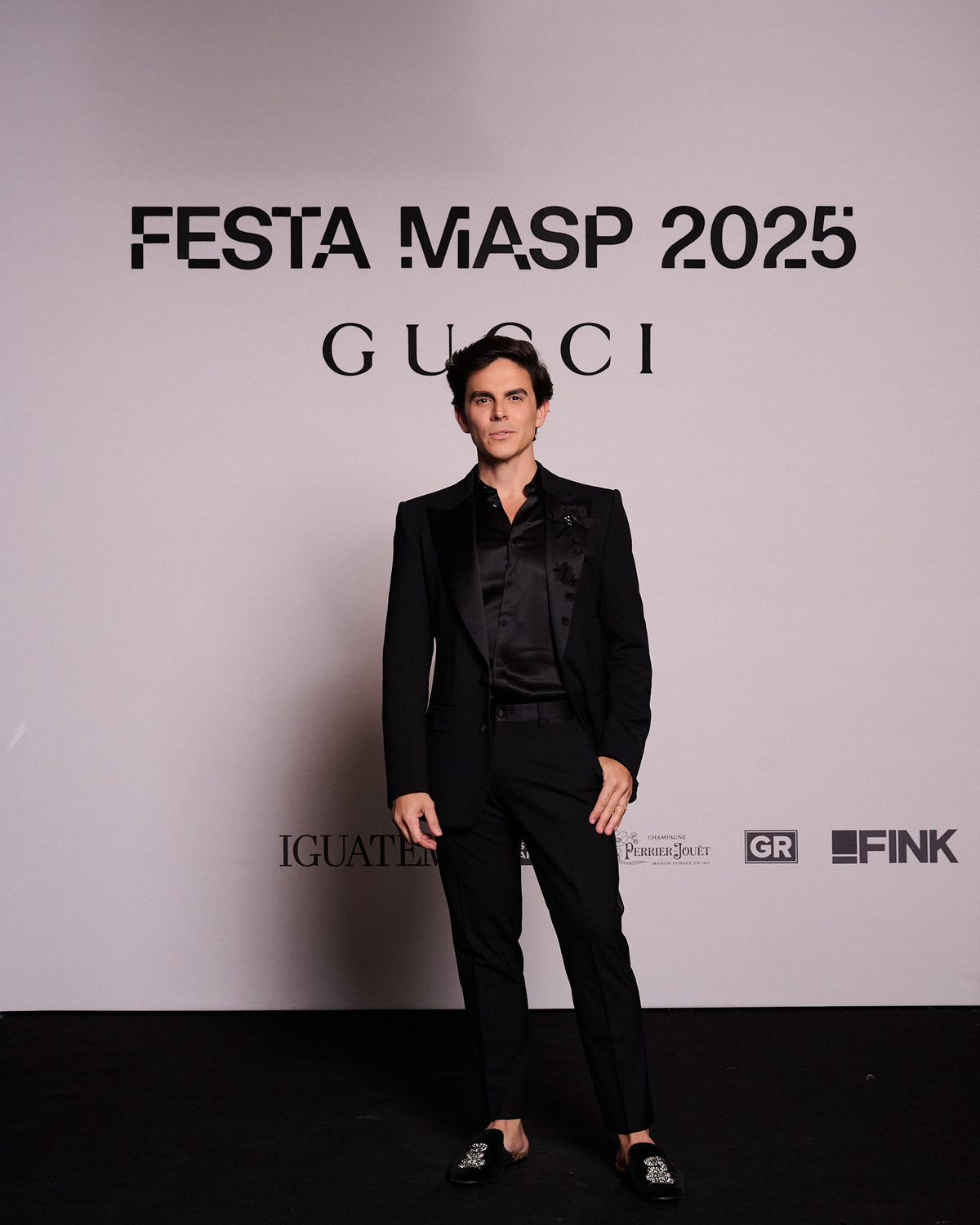 Celebridades marcam presença na Festa do MASP com oferecimento da Gucci