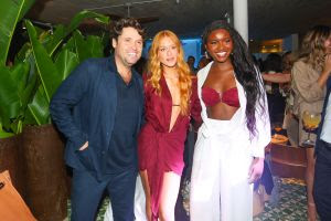 Calzedonia celebra nova fase com festa no Rio e pocket show de Marina Sena