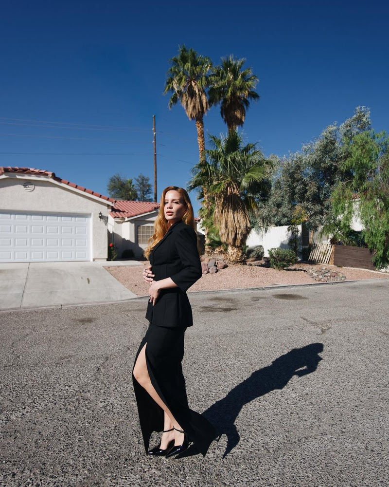 Carol Biazin Celebrates Latin GRAMMY 2025 Nomination with Exclusive Mondepars Look