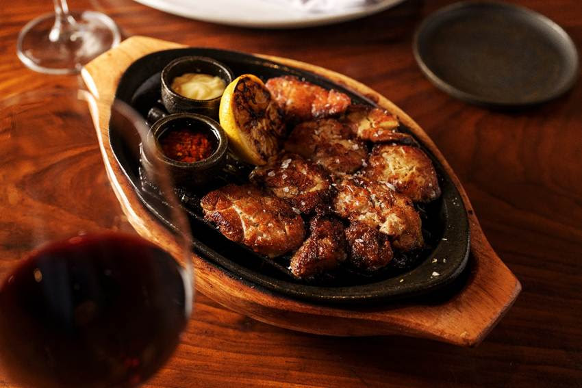 Figueira Rubaiyat apresenta Molleja de Corazón na parrilla