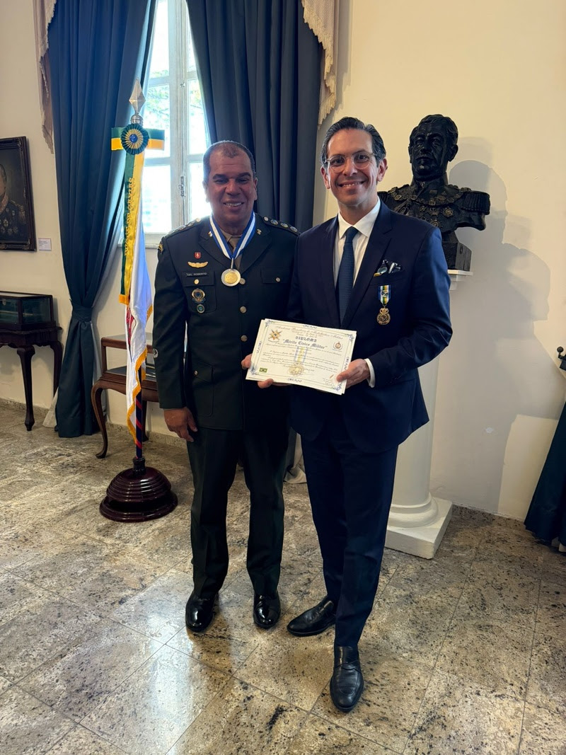 Fairmont Rio de Janeiro recebe Medalha Mérito Cívico Militar da ABRAMMIL