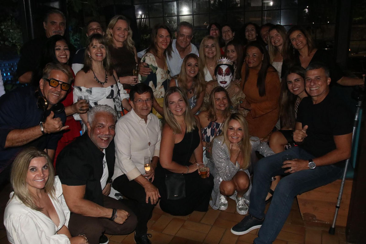 Viviane Fernandes celebra aniversário com festa mágica no Rio