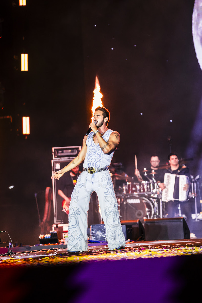 Globo grava cenas de nova novela durante show no Caldas Country