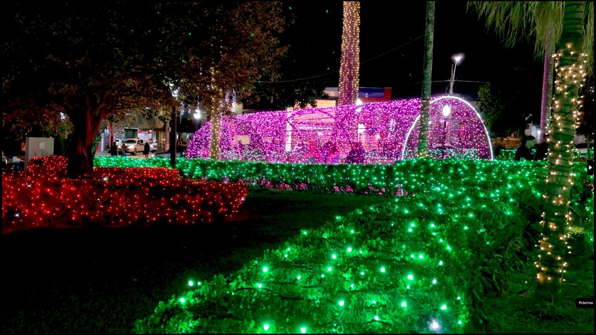 Araxá inaugura maior Natal Iluminado da história