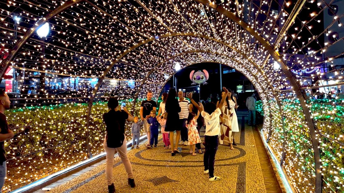 Araxá inaugura maior Natal Iluminado da história