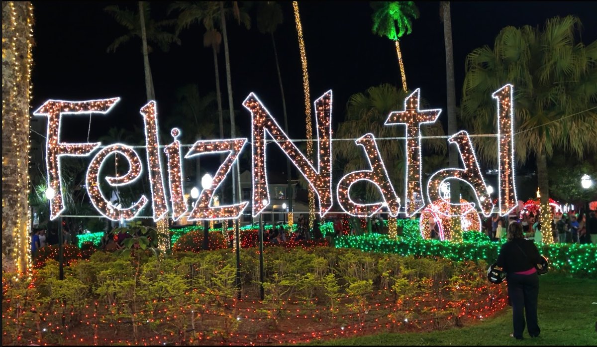 Araxá inaugura maior Natal Iluminado da história