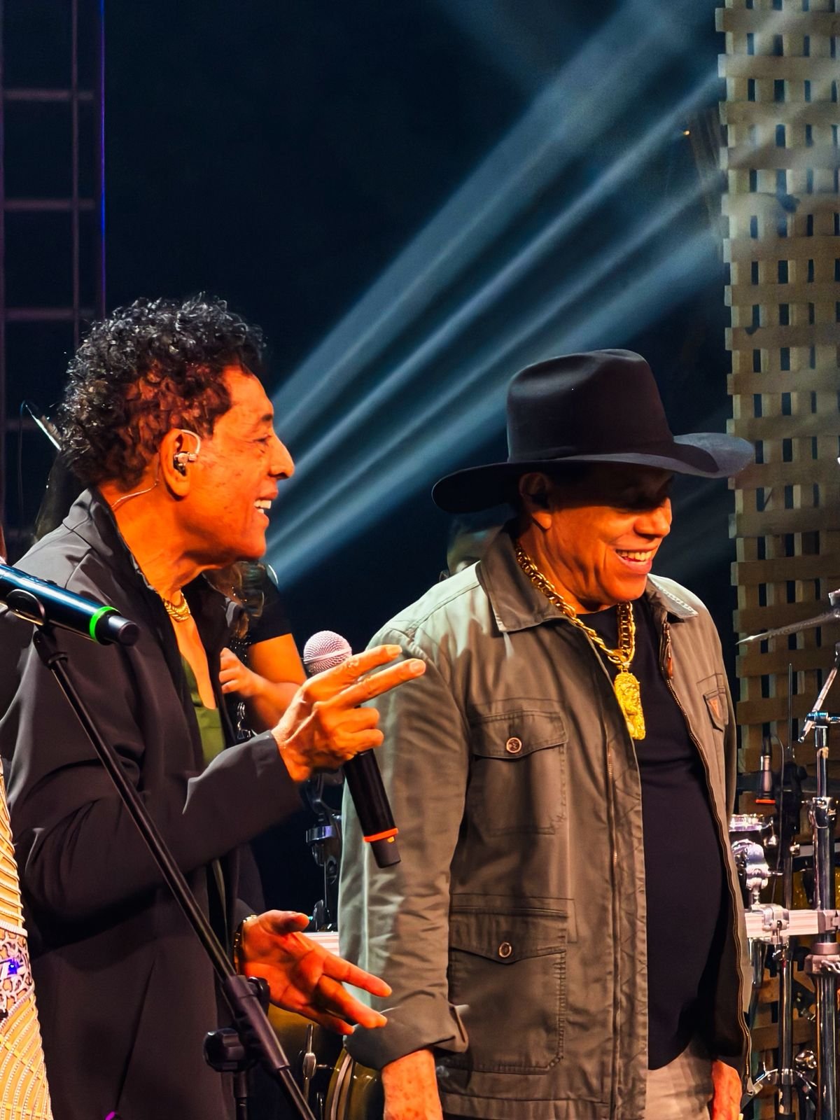 Renato e Raphael celebram 25 anos com gravação de novo DVD